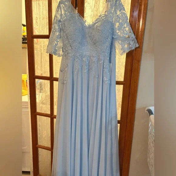 Mother of the Bride Dress / Wedding Guest Dress - Picture 1 of 5